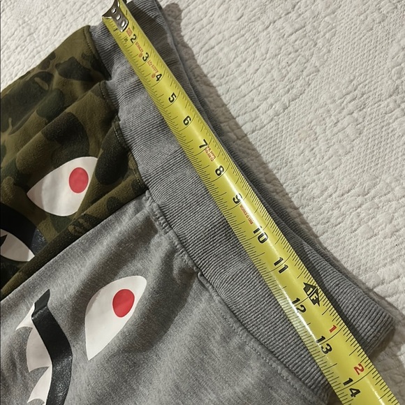 Bape The Bathing Ape Split Camo Shark Shorts. Small/Medium. - Picture 15 of 16